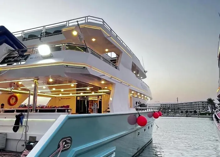 The Yacht Botel Hurghada