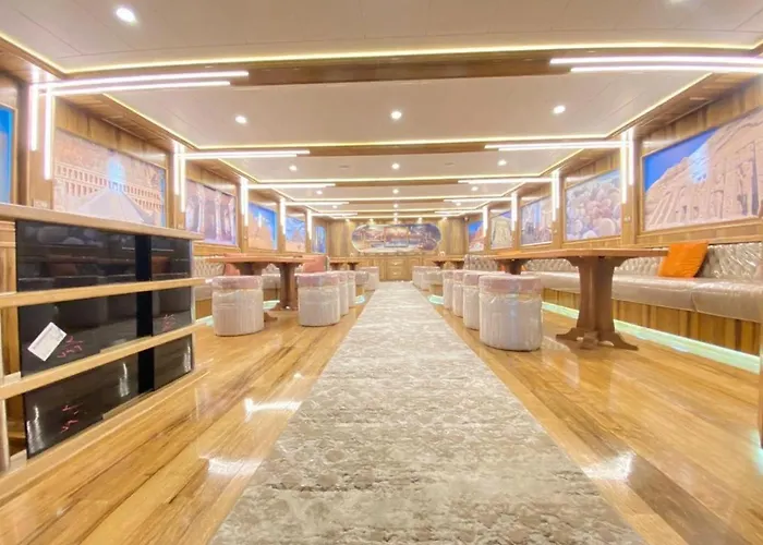 The Yacht Botel Hurghada